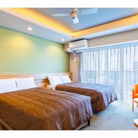 Yenns Marina Inn Mercy Гинован Экстерьер фото