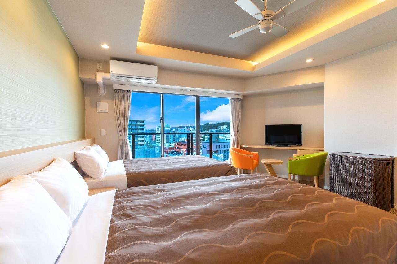 Yenns Marina Inn Mercy Гинован Экстерьер фото