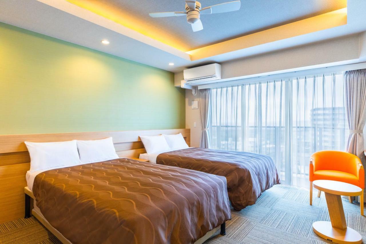 Yenns Marina Inn Mercy Гинован Экстерьер фото